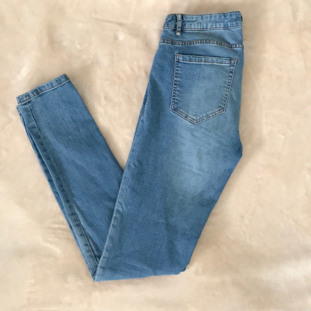Lightwash Zara Skinny Jeans